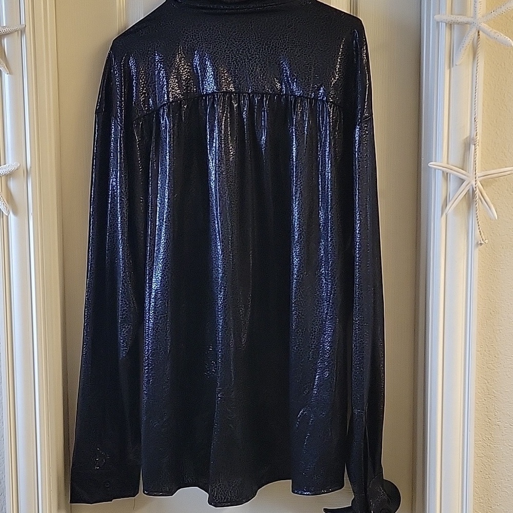 Men's Black Shiny Metallic Dress Shirt - Picture 16 of 16